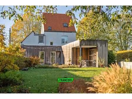 maison pleine de caractère dans un cadre idyllique à bellem