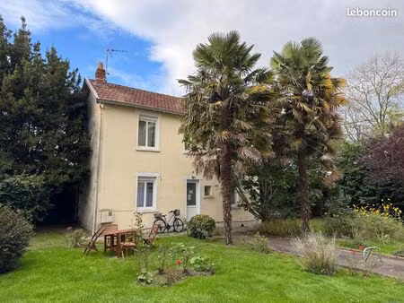 studio meublé - nantes - proche place zola - 15 m2 650 cc