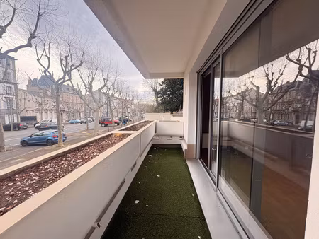 t3 cours sablon / balcon