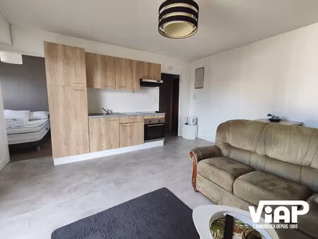 agréable t1 meublé avec coin chambre et balcon