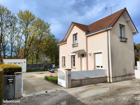 maison de ville au calme