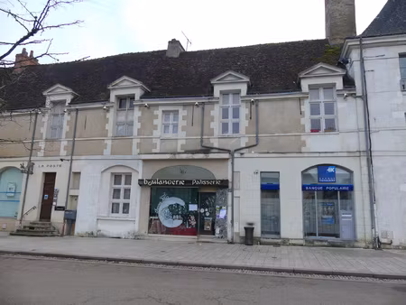 immeuble commercial et appartement place du marché  richel