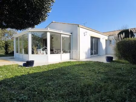 plain-pied avec 3 chambres - garage - piscine