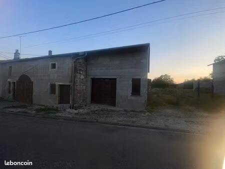 maison/grange avec terrain