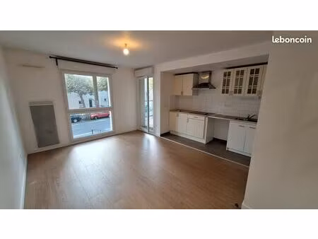 t3 bd des poilus - nantes - etat neuf