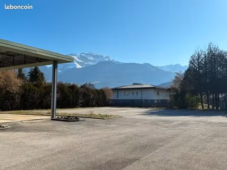 parking / zone de stockage