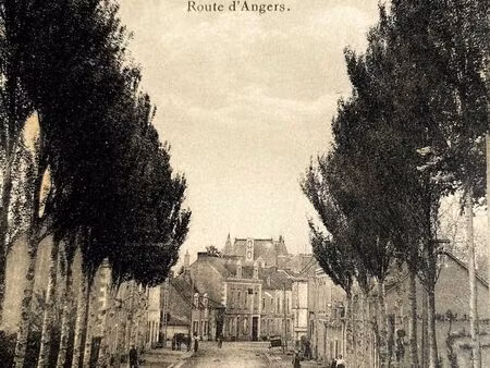 rez commercial - grand rue - 77m2 minimum - dans l'ancien