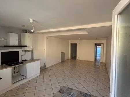 maison de ville t2 avec terrasse