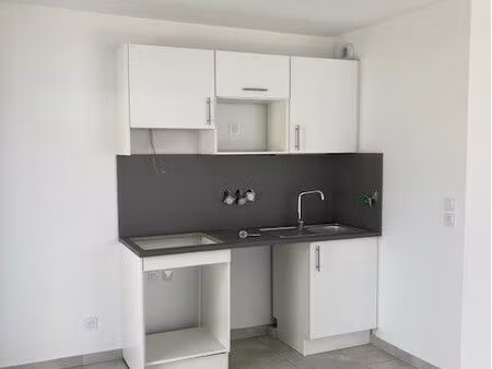 marseillan ville –– résidence millesime – appartement t3 avec 2 parkings privatifs – 19 ma