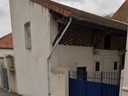 bâtiment à usage de stockage