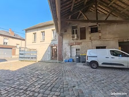 immeuble 11 pièces 240 m²