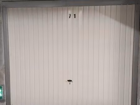 parking vaulx-en-velin