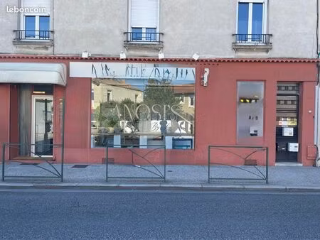 local commercial 67 m² – guilherand-granges – axe passant