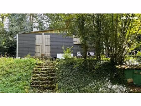 terrain de loisirs joliment amenagé