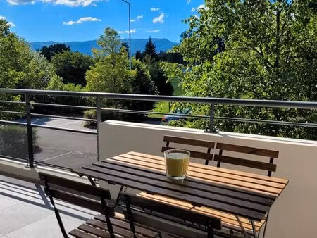 appartement t2 meublé refait à neuf – secteur château / parc de la tire à ferney voltaire