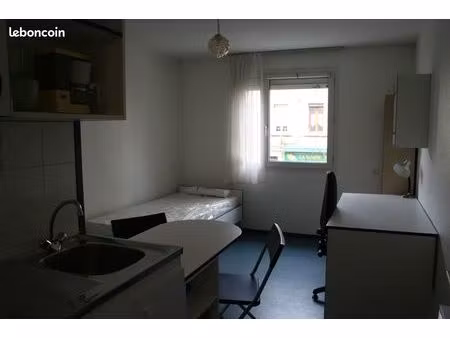 particulier loue appartement pour étudiant proche de la doua