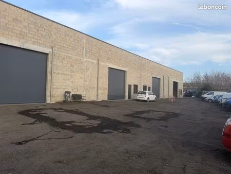locaux commerciaux neuf 240m2 sur grigny sur rhône avec grand parking portail 10m