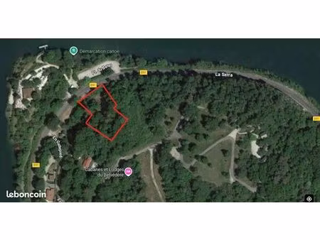 terrain de loisir en bordure de l'ain