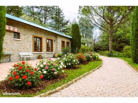 maison 6 pièces 196 m²