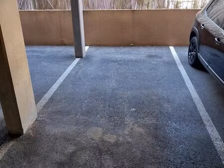 parking couvert sécurisé