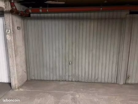 garage/box 17m2 13008