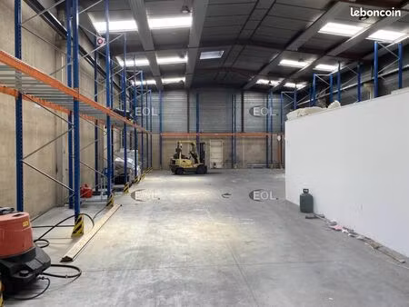 local d'activité 440 m²