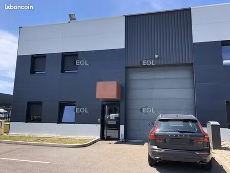 local d'activité 299 m²