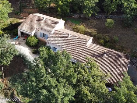 propriété de 3 hectares vue lac