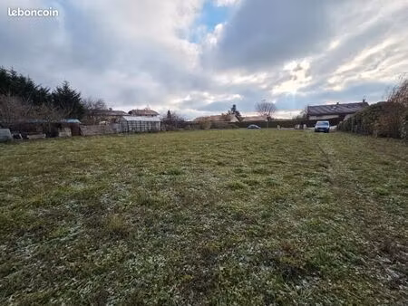 terrain 825 m² chazey sur ain