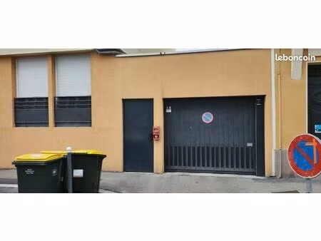 parking sous-terrain charpennes