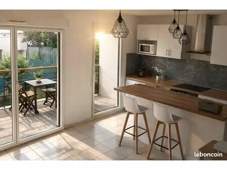 appartement lumineux 3 pièces 59m2 moulin galant proche rer + balcon + parking