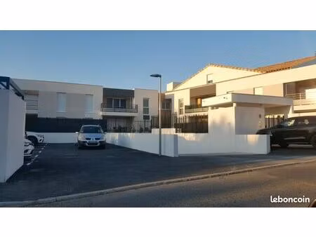 garage 15m2 + place de stationnement devant le box