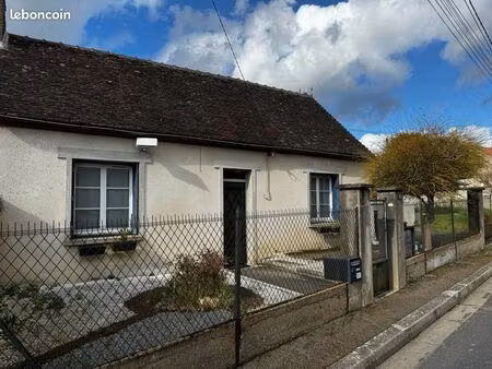 ? maison avec fort potentiel – 140 000 – saint-clément