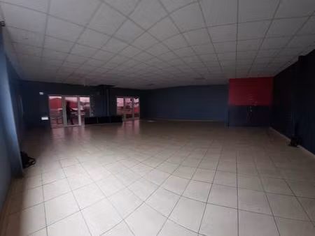 local commercial à louer