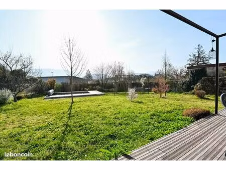 propriété 6 pièces 160 m²
