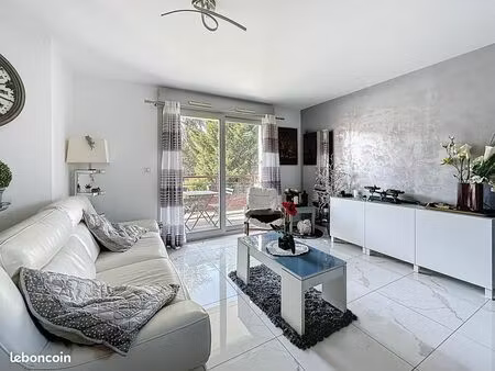 appartement 3 pièces 64 m²