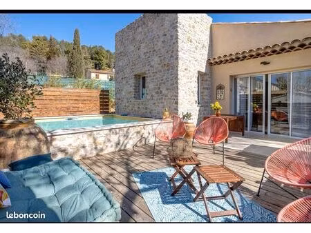 maison en provence verte