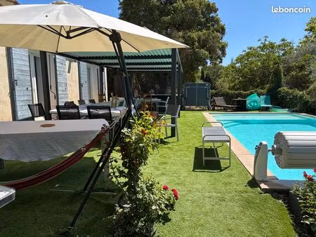 villa 200m² : 111 m² + 90m² de dependance