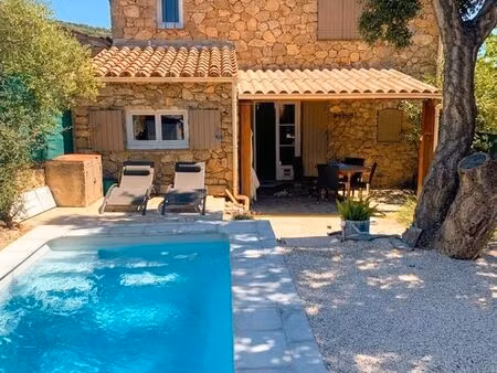 maison en pierre pleine de charme dans un cadre paisible