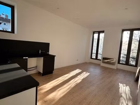 location t3 rénové à neuf