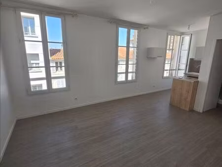 loue t2 hyper centre de rochefort