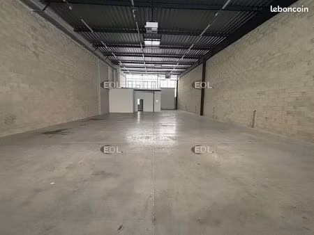 local d'activité 436 m²