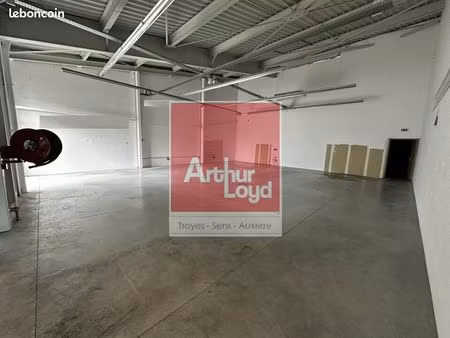 local commercial 330 m² saint parres aux tertres