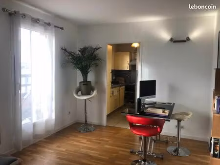 f2 meublé 48m² – balcon sud – box – 5e étage ascenseur – alfortville