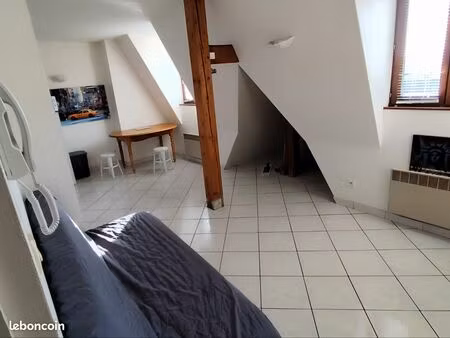 studio meublé 21m2 près hôtel de ville