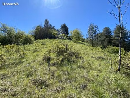 terrain 698 m² onet le chateau