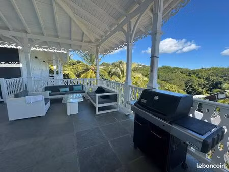 villa 300 m2  piscine  jacuzzi  4ch  3sdb