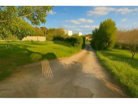 rare – les trois-lucs/st julien 13012 – terrain viabilisé 901 m² – projet validé