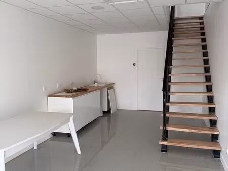 à louer – entrepôt avec bureau