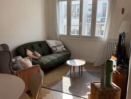 lyon 3 – dernier étage – traversant – entièrement rénové – climatisation